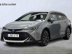 Grå Begagnad 2022 Toyota Corolla SUV | 264 900 kr (Marknadspris)