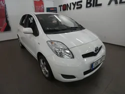 Vit Begagnad 2009 Toyota Yaris Halvkombi | 42 900 kr (Bra pris)