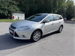 Grå Begagnad 2013 Ford Focus Titanium Kombi | 86 000 kr (Marknadspris)