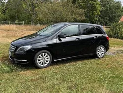 Svart Begagnad 2013 Mercedes B180 Minibuss | 73 000 kr (Marknadspris)