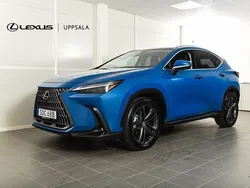 Blå Begagnad 2024 Lexus NX450h+ Executive Line SUV | 614 900 kr (Marknadspris)