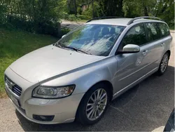 Grå Begagnad 2008 Volvo V50 Momentum Kombi | 25 000 kr (Marknadspris)