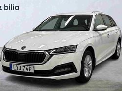 Vit Begagnad 2023 Skoda Octavia Kombi | 244 900 kr (Marknadspris)
