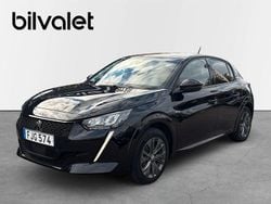 Svart Begagnad 2022 Peugeot e-208 Allure Halvkombi | 199 900 kr (Marknadspris)