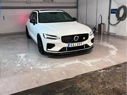Vit Begagnad 2021 Volvo V60 Kombi | 479 500 kr