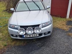 Silver Begagnad 2004 Honda Accord Executive Kombi | 12 000 kr