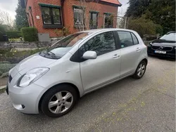 Silver Begagnad 2006 Toyota Yaris Halvkombi | 24 000 kr (Lite dyr)