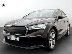 Svart (black magic metallic) Begagnad 2023 Skoda Enyaq iV SUV | 384 000 kr (Marknadspris)
