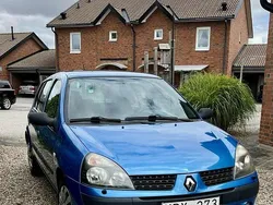 Blå Begagnad 2003 Renault Clio II Expression Halvkombi | 19 000 kr (Marknadspris)