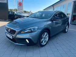 Grå (grå metallic) Begagnad 2016 Volvo V40 CC Momentum Kombi | 134 000 kr (Lite dyr)