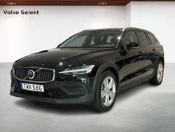 Svart Begagnad 2024 Volvo V60 CC Core Kombi | 379 000 kr (Bra pris)