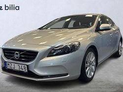 Ljusgrå Begagnad 2012 Volvo V40 Summum Halvkombi | 129 900 kr (Marknadspris)