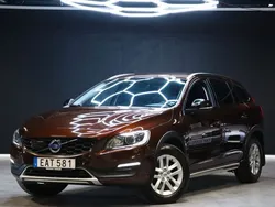 Brun Begagnad 2018 Volvo V60 CC Standard Kombi | 189 900 kr (Marknadspris)