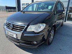 Svart Begagnad 2007 VW Touran Highline Minibuss | 39 900 kr (Marknadspris)