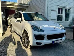 Begagnad 2016 Porsche Cayenne S Sport SUV | 295 000 kr