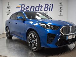 Svart Begagnad 2024 BMW iX2 M Sport SUV | 529 500 kr (Marknadspris)