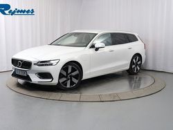 Vit Begagnad 2023 Volvo V60 Core Kombi | 459 900 kr (Dyr)