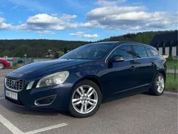 Blå Begagnad 2013 Volvo V60 Momentum Kombi | 72 000 kr (Marknadspris)