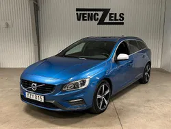 Blå Begagnad 2017 Volvo V60 R-Design Kombi | 179 000 kr
