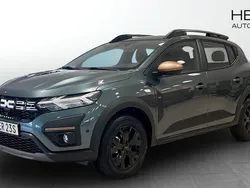 Grön (green) Begagnad 2025 Dacia Sandero Extreme Halvkombi | 219 900 kr (Marknadspris)