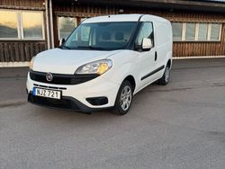 Vit Begagnad 2016 Fiat Doblò Minibuss | 65 000 kr (Marknadspris)