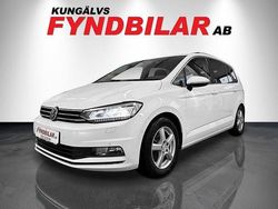 Vit Begagnad 2017 VW Touran Minibuss | 234 900 kr