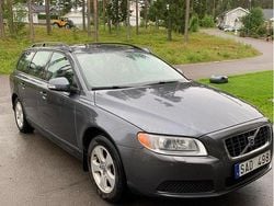 Grå Begagnad 2009 Volvo V70 Kinetic Kombi | 60 000 kr (Marknadspris)