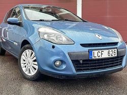 Blå Begagnad 2010 Renault Clio II Halvkombi | 34 900 kr (Marknadspris)