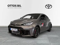 Silver Ny 2024 Toyota Yaris Premium Halvkombi | 599 000 kr (Marknadspris)