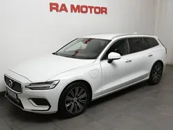 Vit Begagnad 2021 Volvo V60 Inscription Kombi | 259 900 kr (Bra pris)