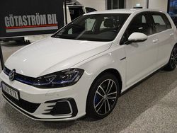 Vit Begagnad 2020 VW Golf VIII Sport Halvkombi | 268 000 kr (Marknadspris)