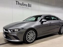 Mörkgrå Begagnad 2019 Mercedes CLA180 Sedan | 259 900 kr (Marknadspris)