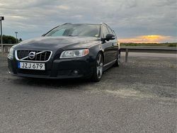 Grå Begagnad 2010 Volvo V70 Summum Kombi | 65 000 kr (Marknadspris)