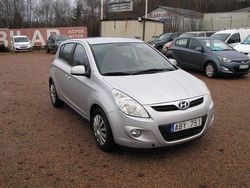 Silver Begagnad 2011 Hyundai i20 Premium Halvkombi | 44 000 kr (Marknadspris)