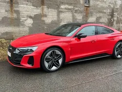 Röd Begagnad 2022 Audi e-tron GT quattro Sedan | 599 000 kr (Marknadspris)
