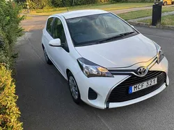 Vit Begagnad 2016 Toyota Yaris Multidrive S Halvkombi | 55 000 kr