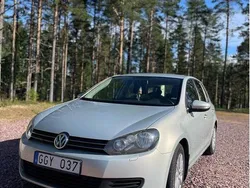 Brun Begagnad 2011 VW Golf VI Halvkombi | 44 000 kr (Marknadspris)