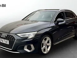 Mörkgrå Begagnad 2022 Audi A3 Sportback Advanced Plus Halvkombi | 269 000 kr (Marknadspris)