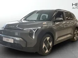 Grå (grey) Ny 2025 Kia EV3 Plus SUV | 539 300 kr (Lite dyr)