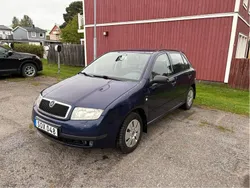 Blå Begagnad 2001 Skoda Fabia Halvkombi | 13 500 kr (Marknadspris)