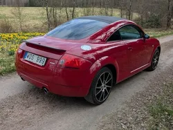 Röd Begagnad 2002 Audi TT Sportkupé | 52 000 kr (Bra pris)