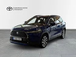 Mörkblå Begagnad 2023 Toyota Corolla Cross Executive SUV | 399 900 kr (Marknadspris)