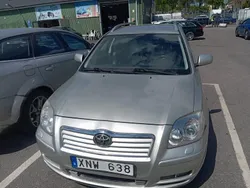 Silver Begagnad 2006 Toyota Avensis Kombi | 32 000 kr (Marknadspris)