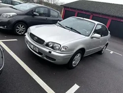 Grå Begagnad 2001 Toyota Corolla Halvkombi | 17 500 kr (Marknadspris)