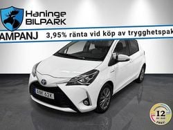 Vit Begagnad 2019 Toyota Yaris Hybrid Active Halvkombi | 144 995 kr (Bra pris)