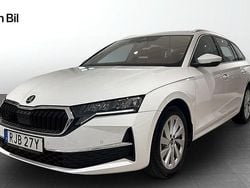 Vit Begagnad 2025 Skoda Octavia Selection Kombi | 304 900 kr (Bra pris)