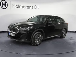 Svart Begagnad 2024 BMW iX2 Shadowline SUV | 468 800 kr (Superpris)