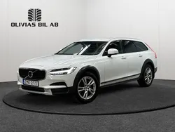 Vit Begagnad 2019 Volvo V90 CC Momentum Kombi | 229 400 kr (Bra pris)