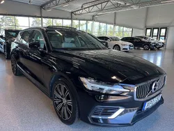 Svart Begagnad 2019 Volvo V60 Inscription Kombi | 278 900 kr (Marknadspris)