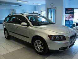Ljusgrå Begagnad 2006 Volvo V50 Kombi | 39 900 kr (Marknadspris)